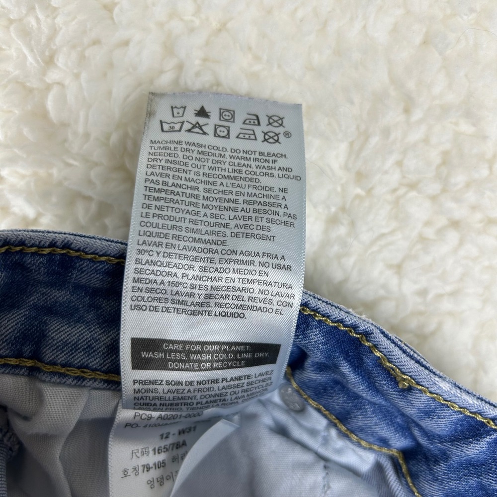Signature Levi Strauss Womens Mid Rise Distressed Denim Shorts Light Wash Size12 - Picture 12 of 12